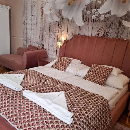 Kek Laguna Wellness Apartmanok Egerszalók Buitenkant foto