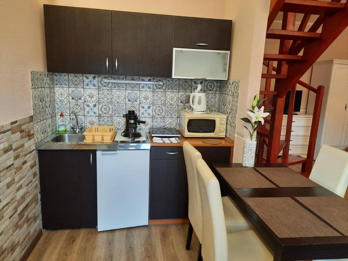 Kek Laguna Wellness Apartmanok Egerszalók Buitenkant foto