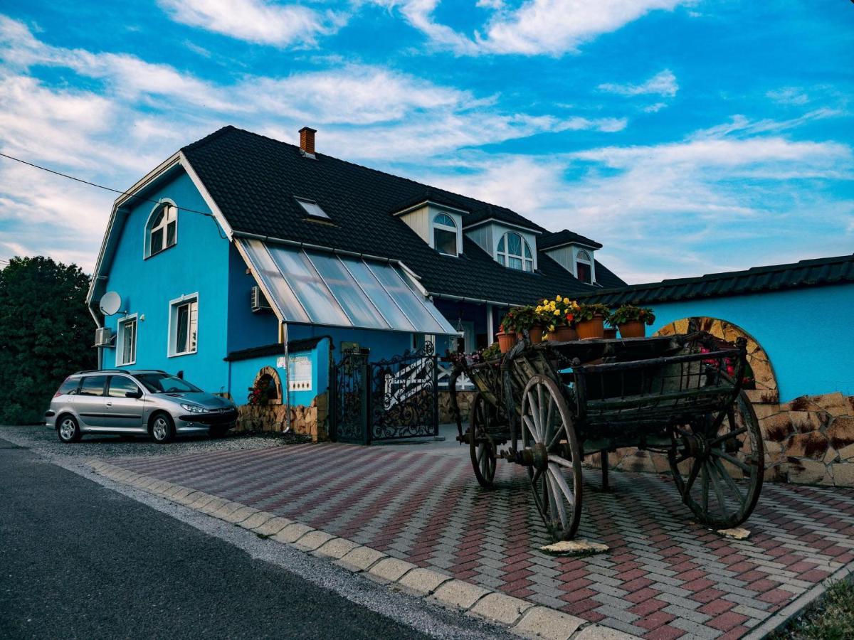 Kek Laguna Wellness Apartmanok Egerszalók Buitenkant foto