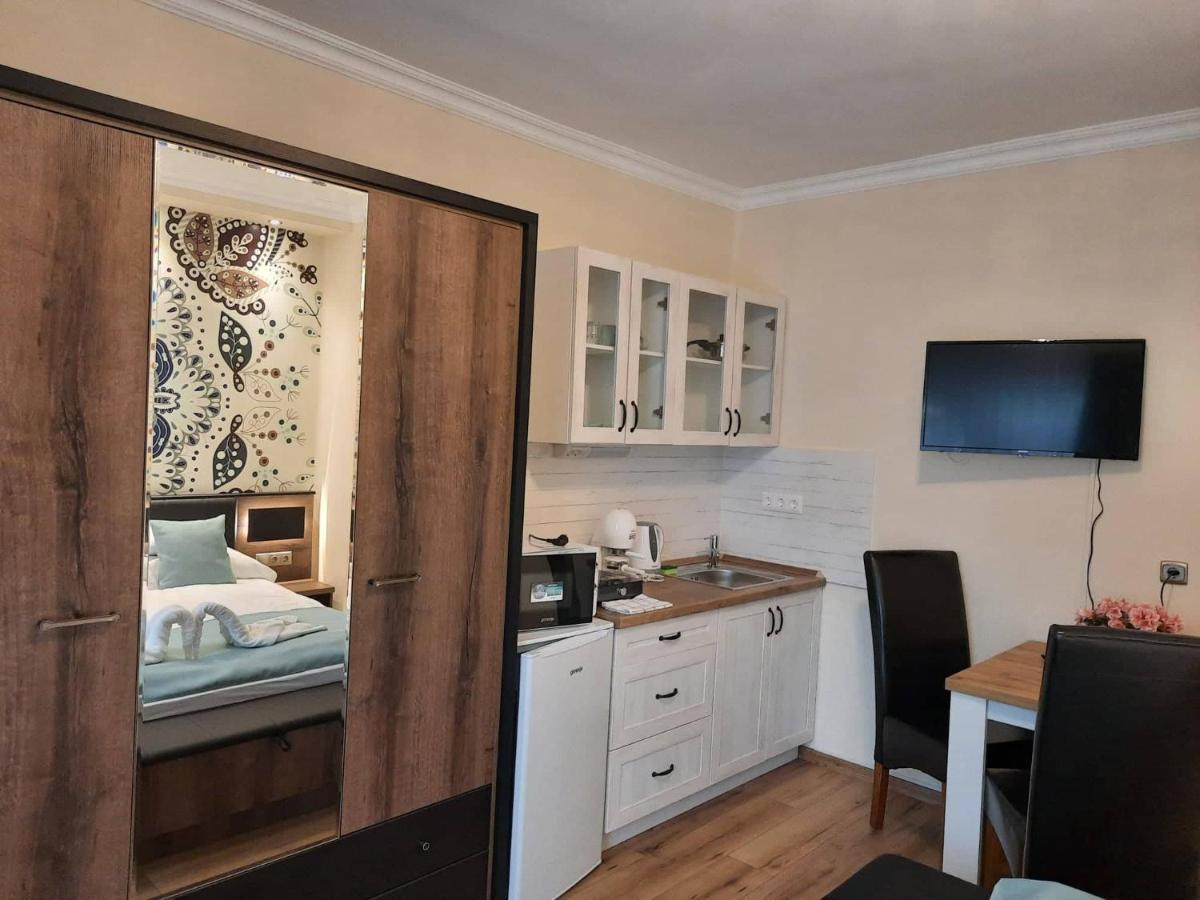 Kek Laguna Wellness Apartmanok Egerszalók Buitenkant foto