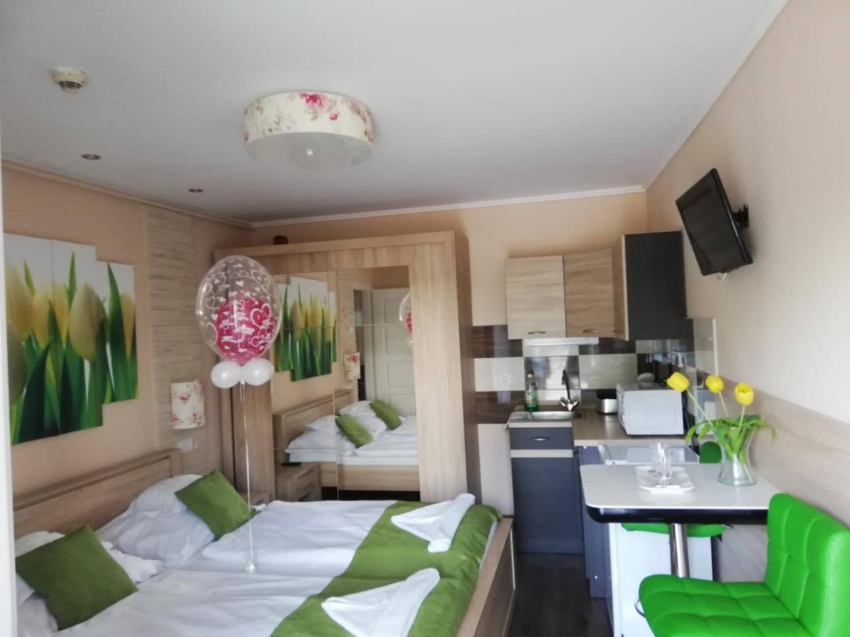 Kek Laguna Wellness Apartmanok Egerszalók Buitenkant foto