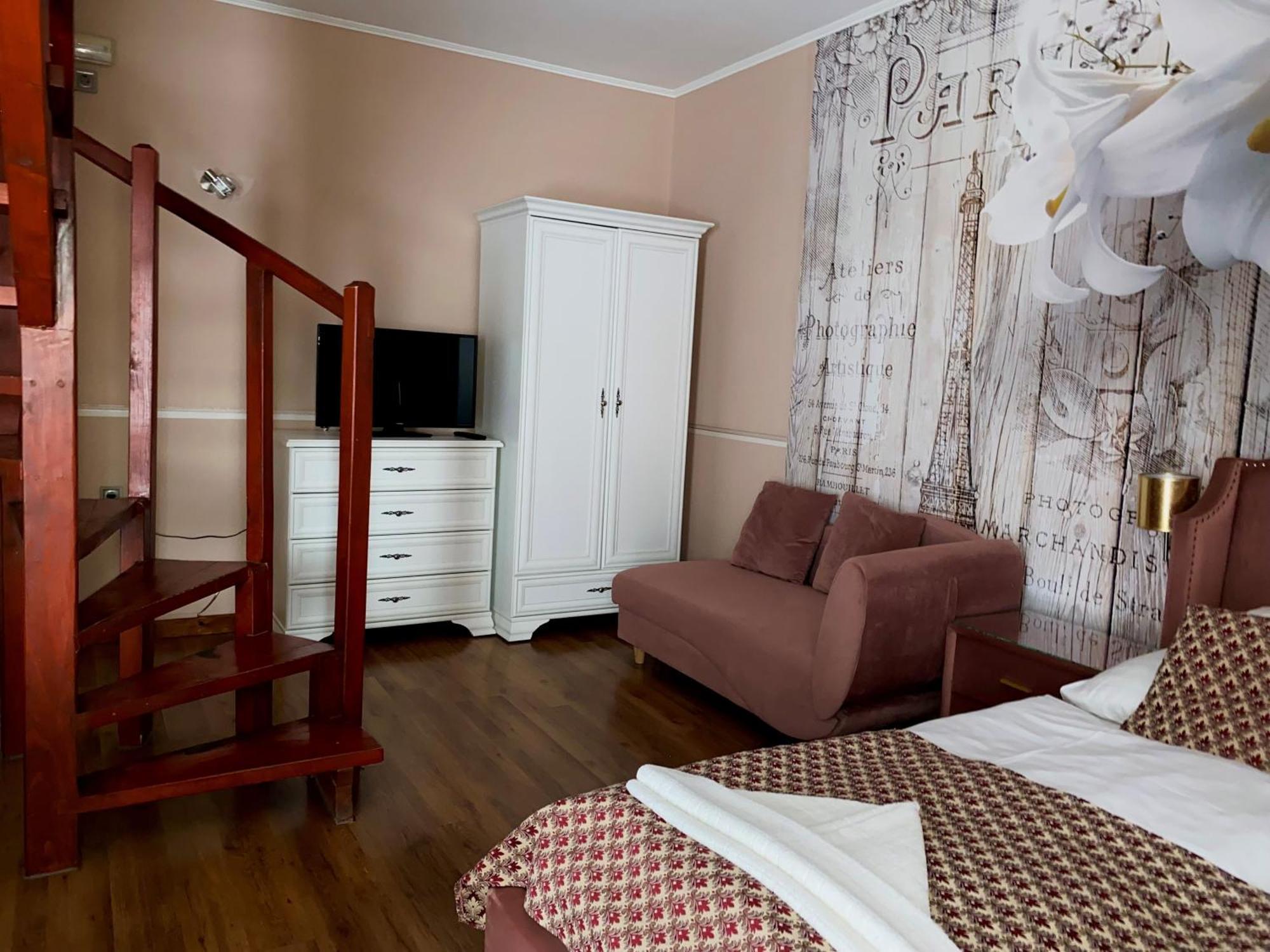 Kek Laguna Wellness Apartmanok Egerszalók Buitenkant foto