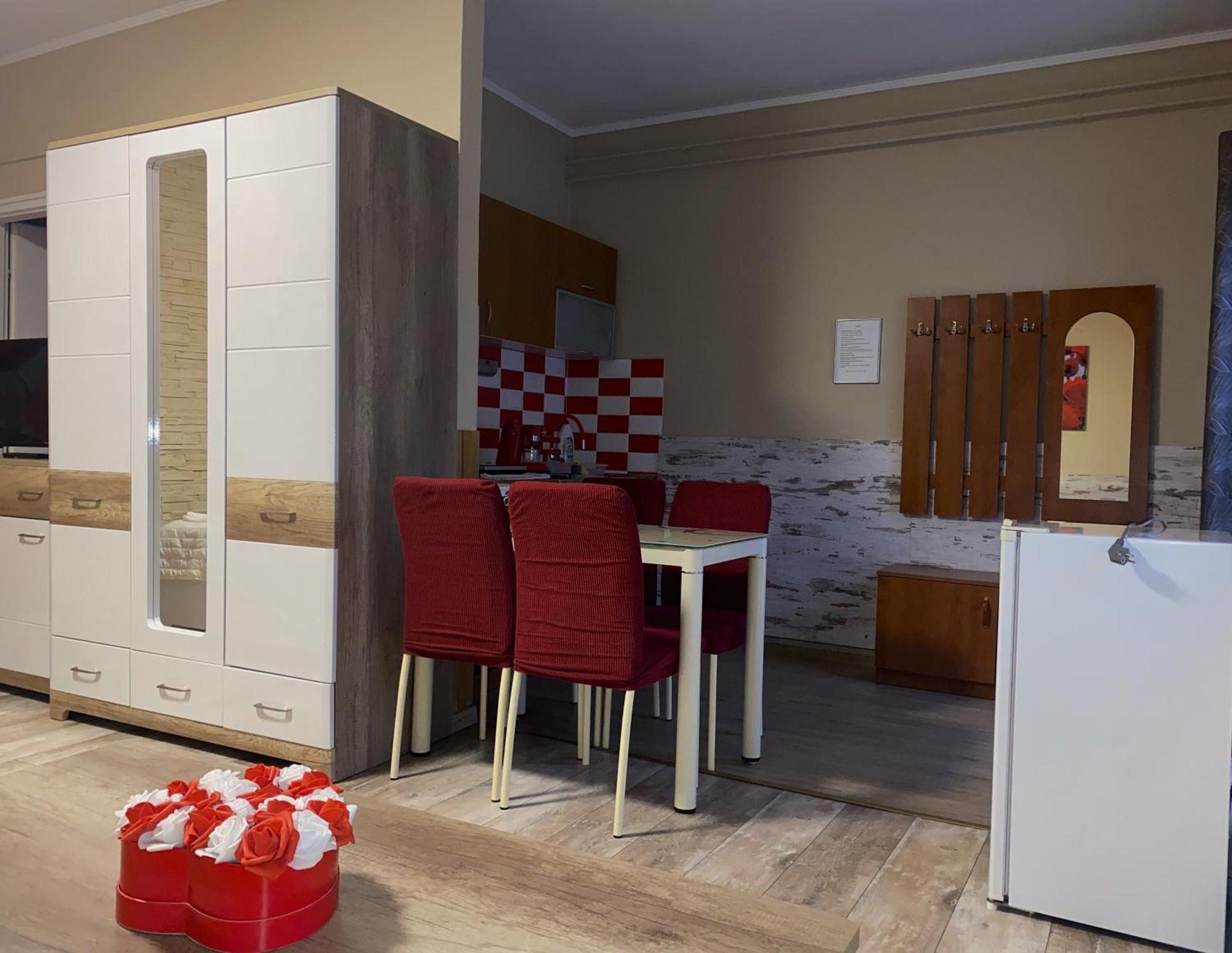 Kek Laguna Wellness Apartmanok Egerszalók Buitenkant foto