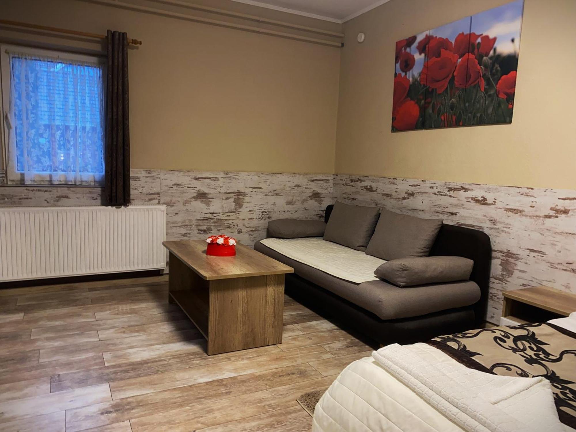 Kek Laguna Wellness Apartmanok Egerszalók Buitenkant foto
