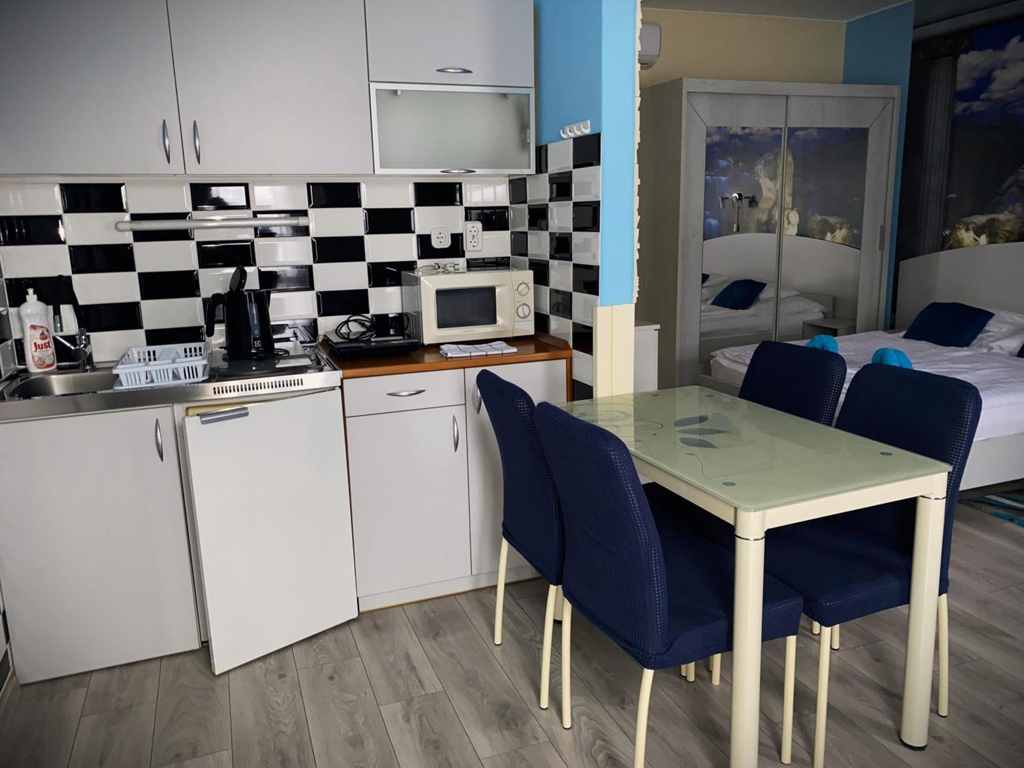 Kek Laguna Wellness Apartmanok Egerszalók Buitenkant foto