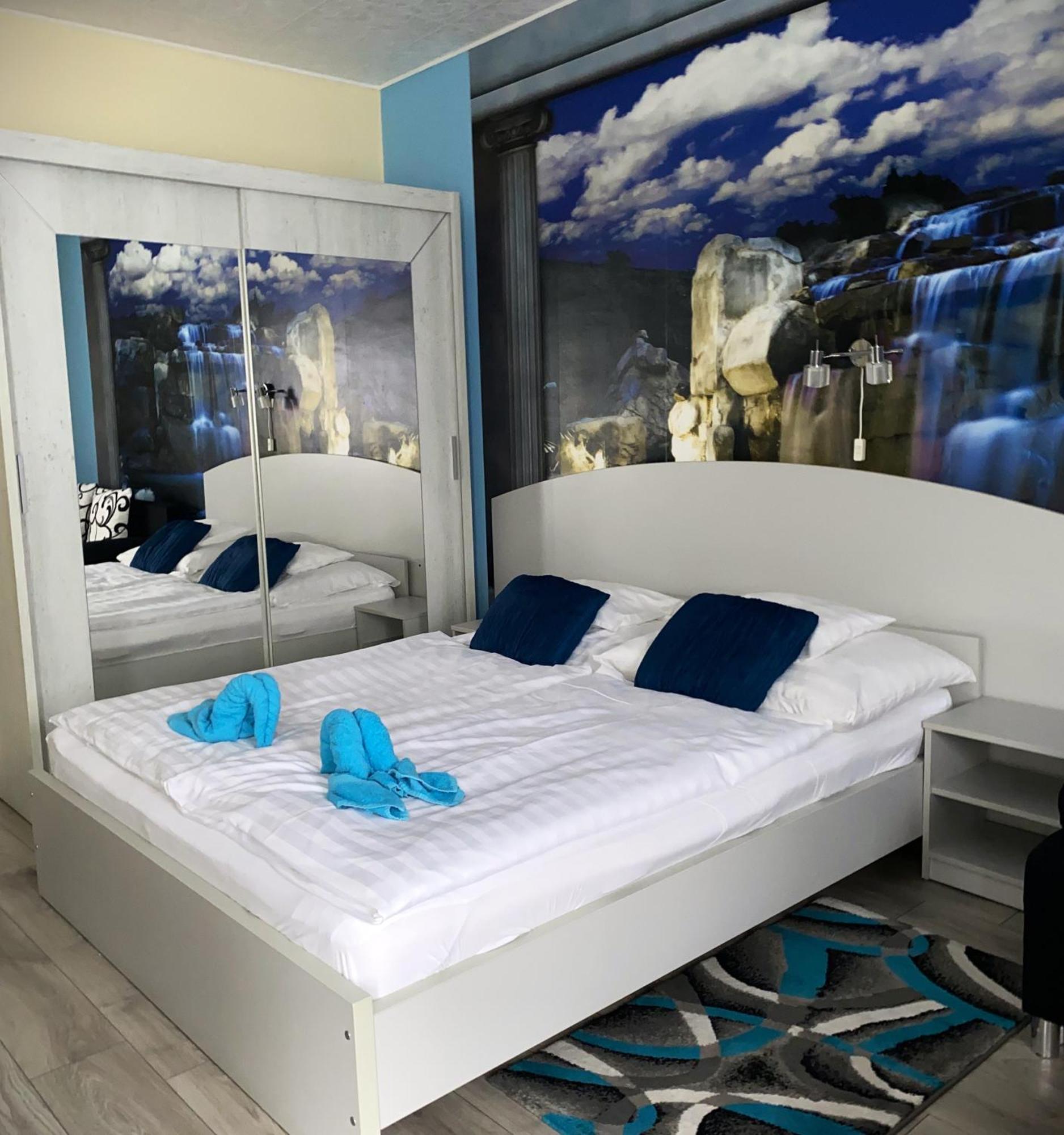 Kek Laguna Wellness Apartmanok Egerszalók Buitenkant foto
