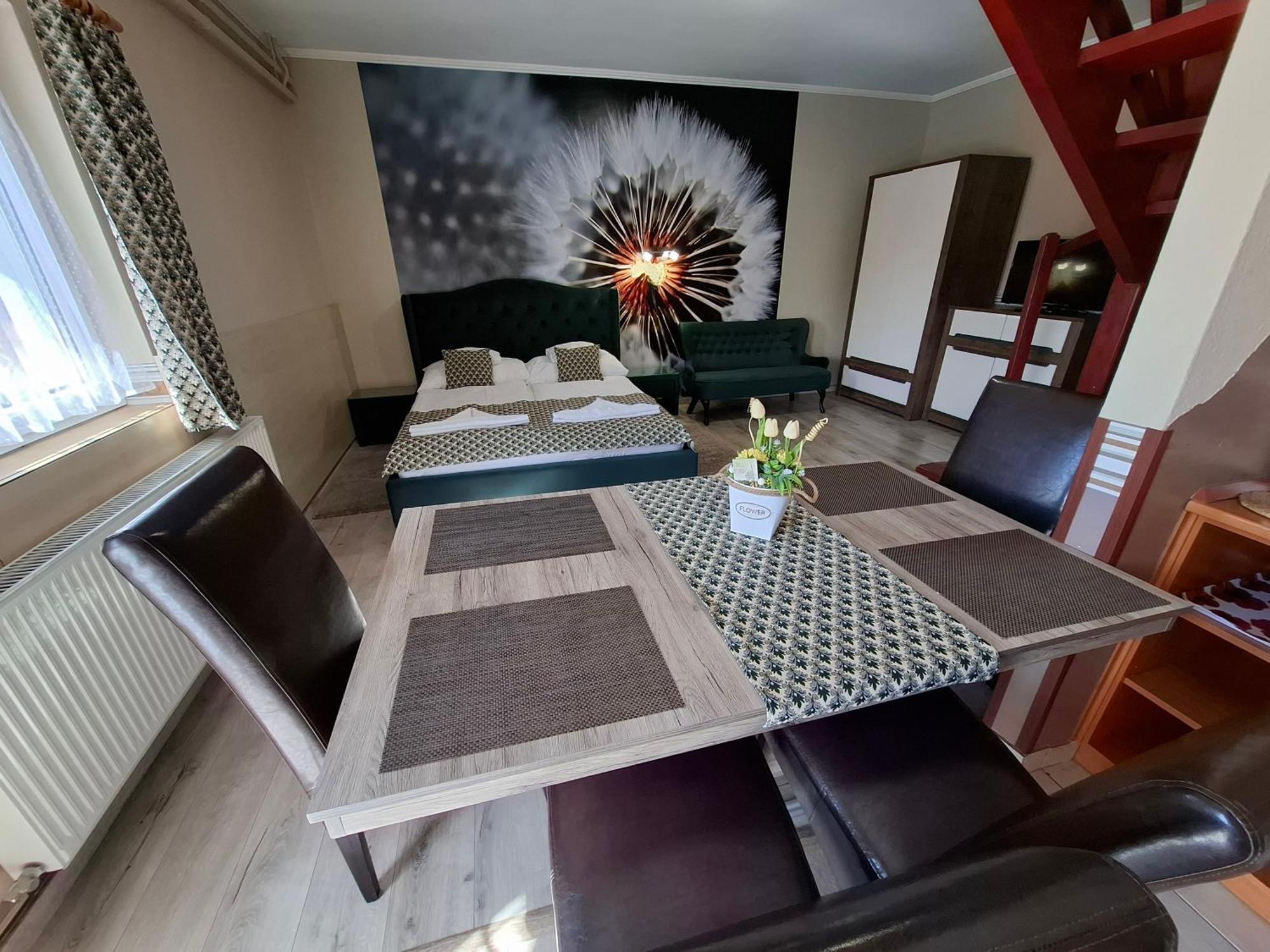 Kek Laguna Wellness Apartmanok Egerszalók Buitenkant foto