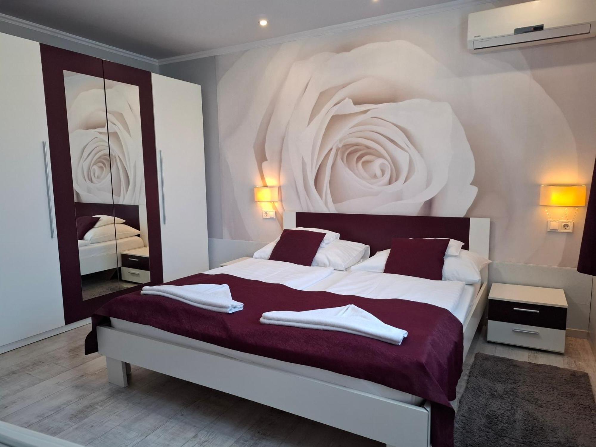 Kek Laguna Wellness Apartmanok Egerszalók Buitenkant foto